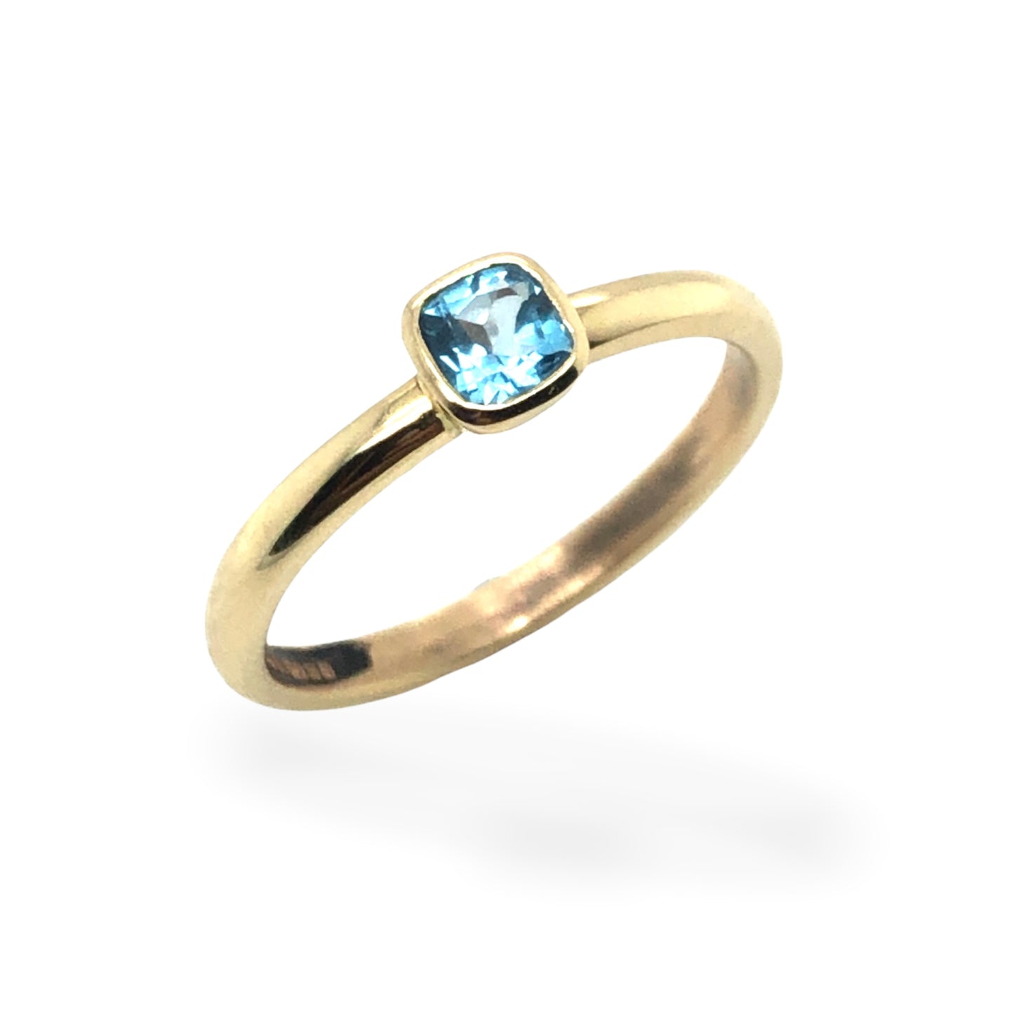 Swiss Blue Topaz & Yellow Gold cushion Cut Ring