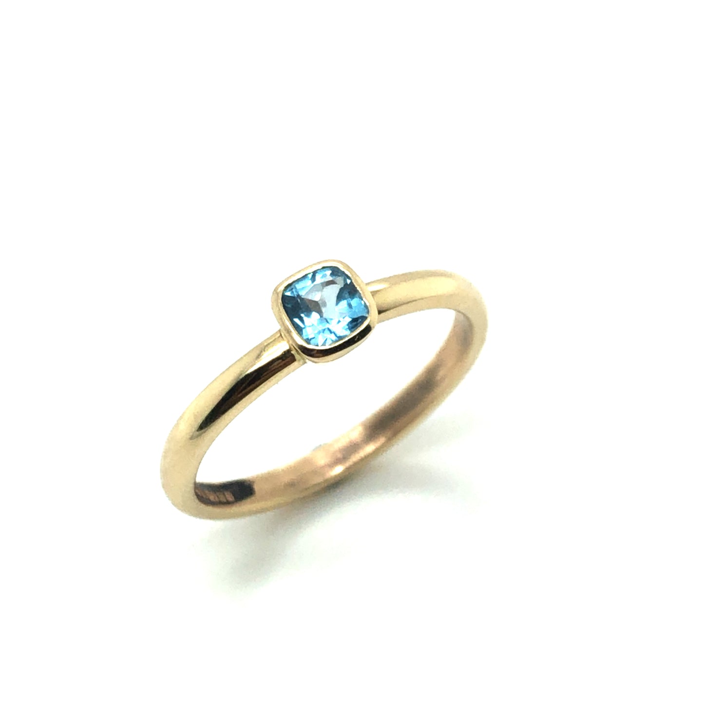 Swiss Blue Topaz & Yellow Gold cushion Cut Ring
