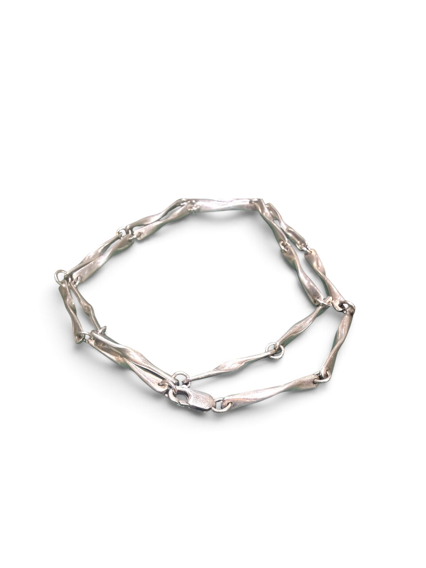Silver twisted chain with strong clasp 
