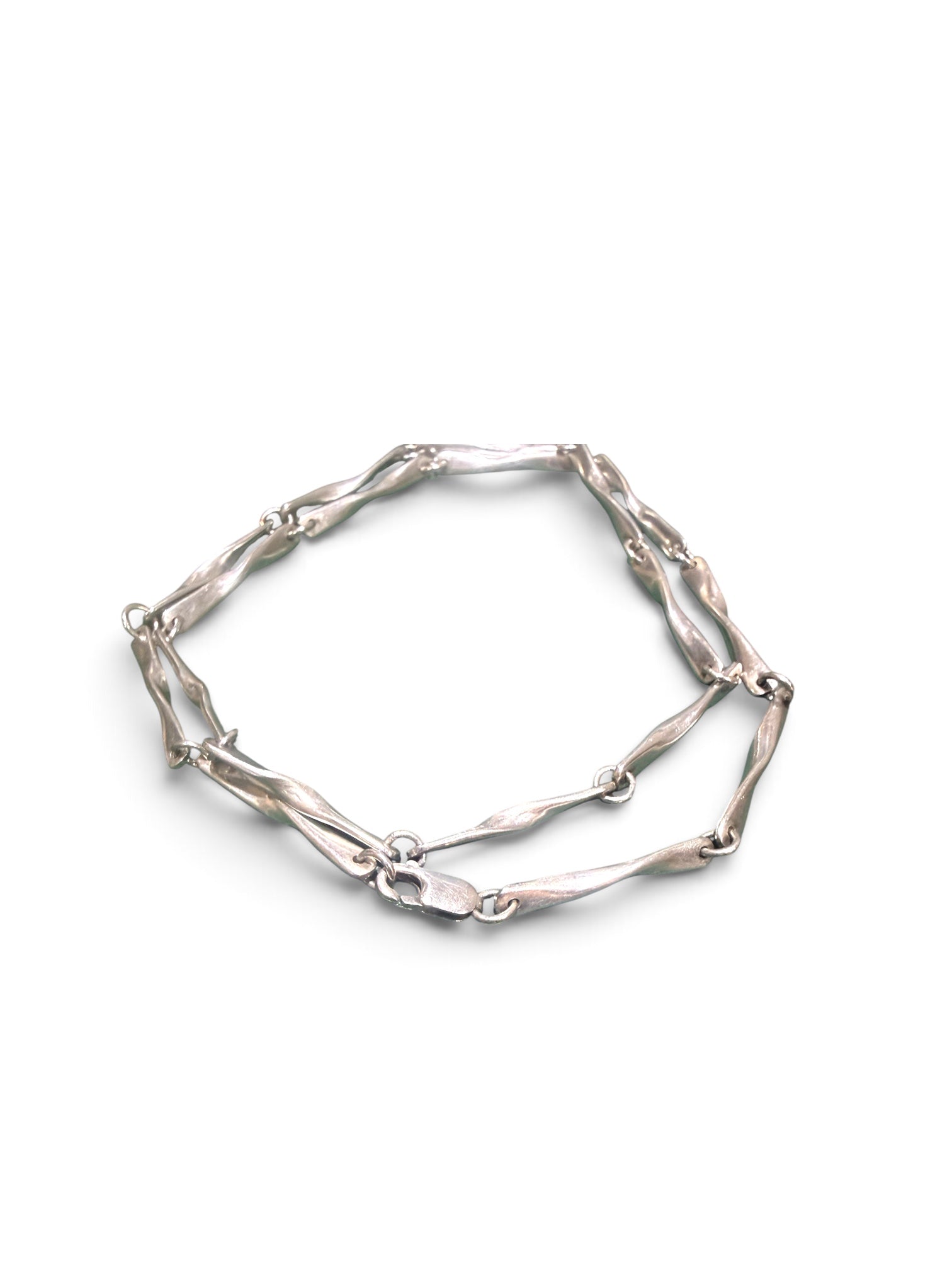 Silver twisted chain with strong clasp 